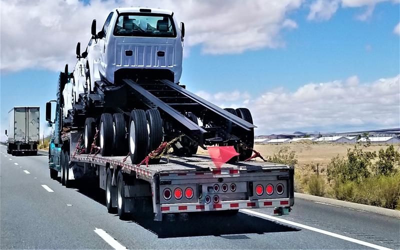 24/7 heavy duty truck towing